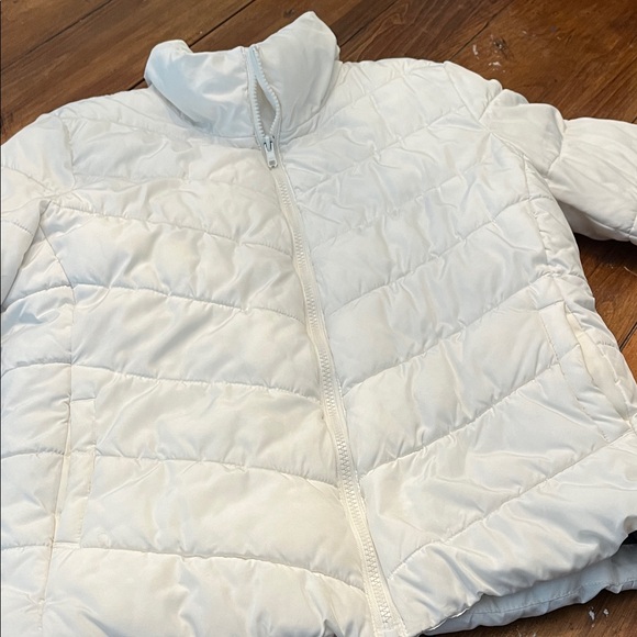 Old Navy Cream Puffer Jacket - Picture 6 of 10